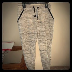 VNDL•Vandal Collective• Boy’s Sweatpants 🖤